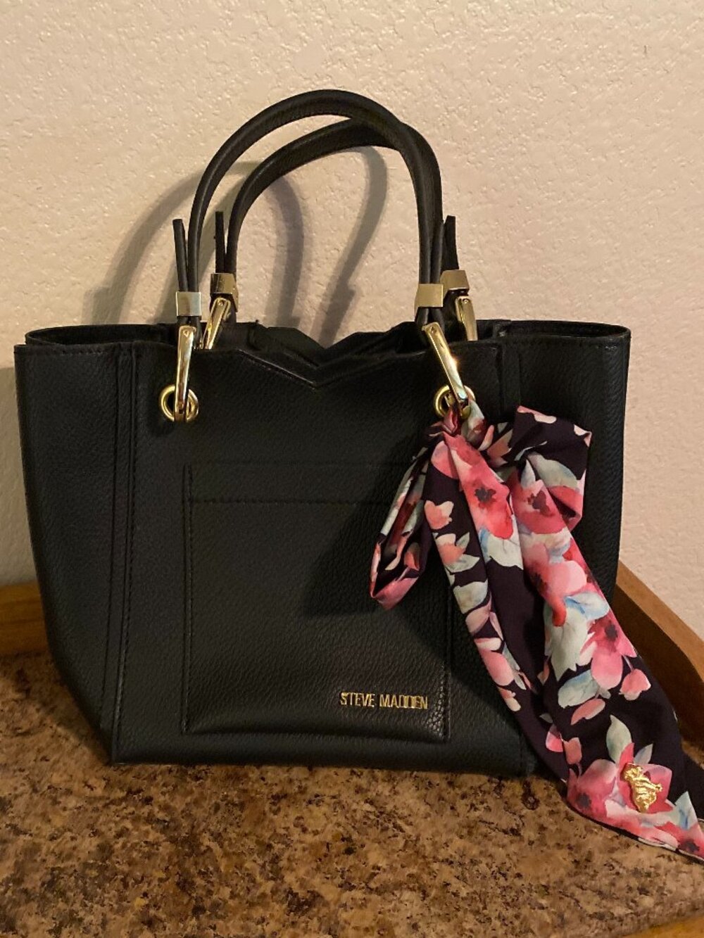 Steve Madden, black tote/crossbody bag, size 8"x 11"x 4.5"
